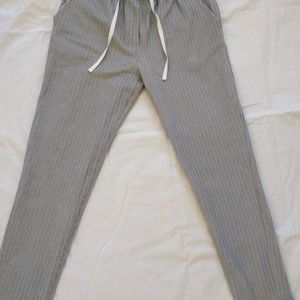Lululemon trouser crops